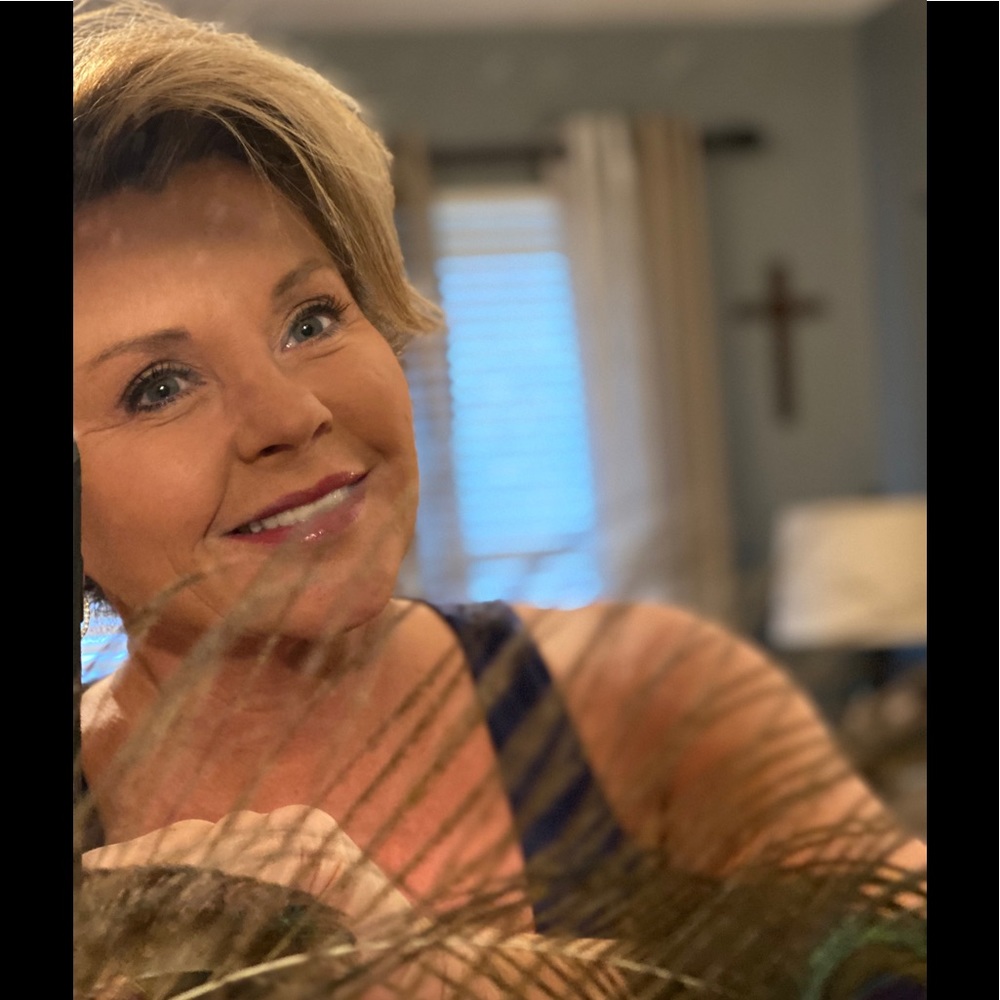 Meet your Posher, Angela